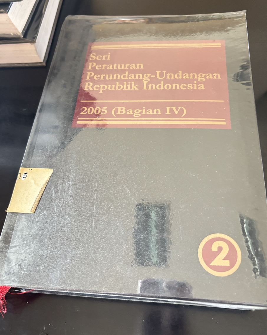 Cover Seri Peraturan Perundang-Undangan Republik Indonesia 2005 (Bagian IV)