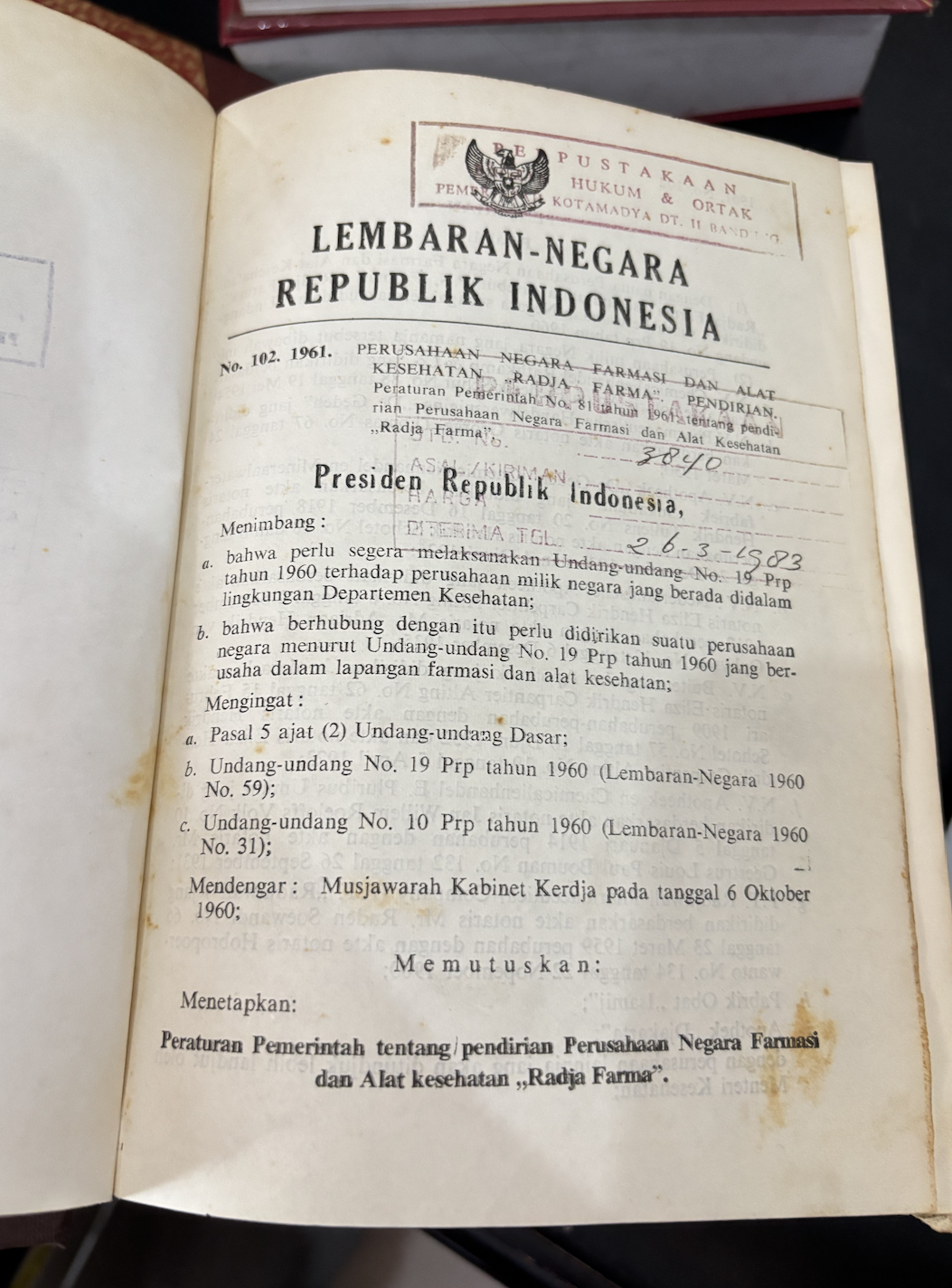 Cover Lembaran Negara Republik Indonesia Tahun 1961 No. 102-175