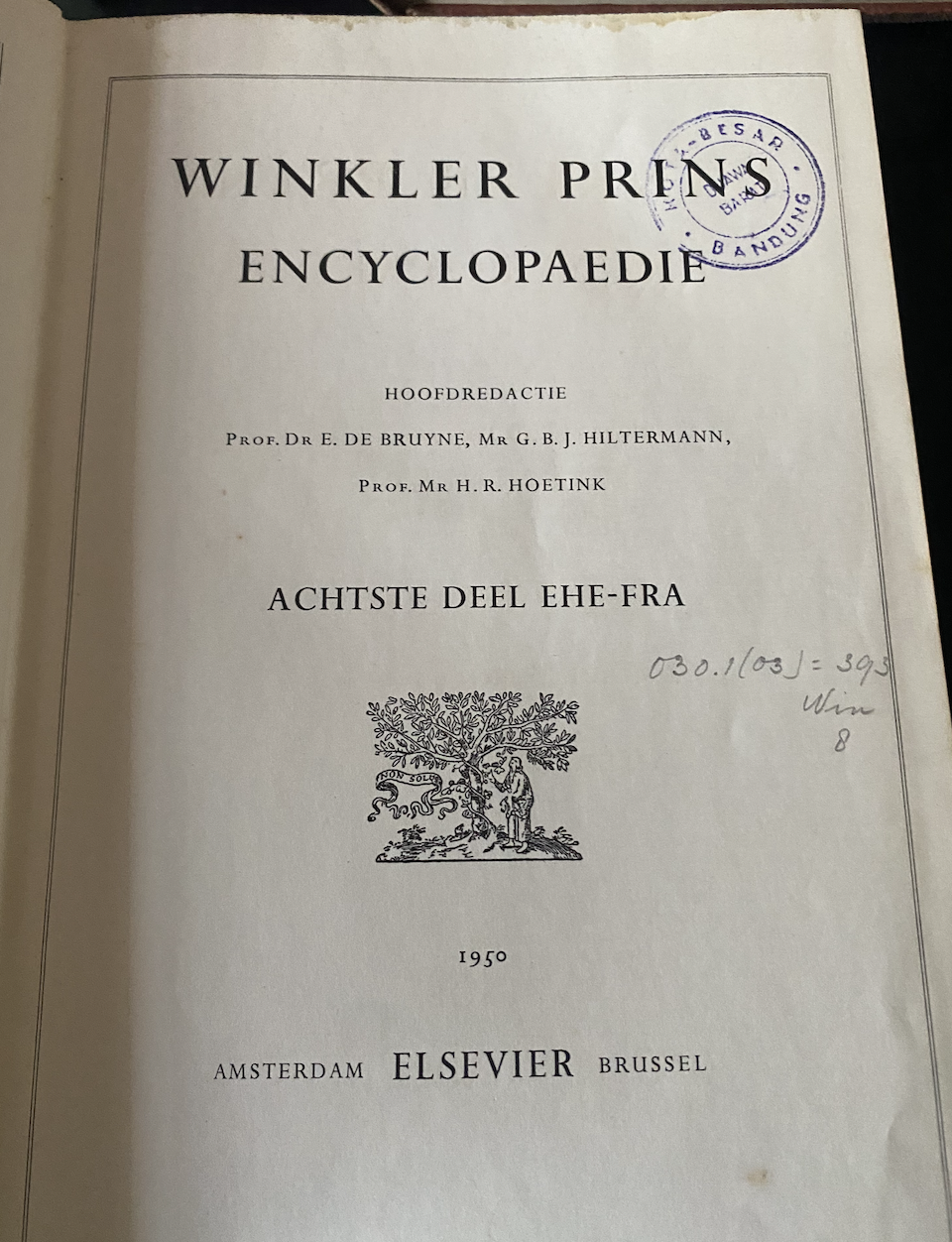 Cover Winkler Prins Encyclopaedie Achste Deel Ehe-Fra