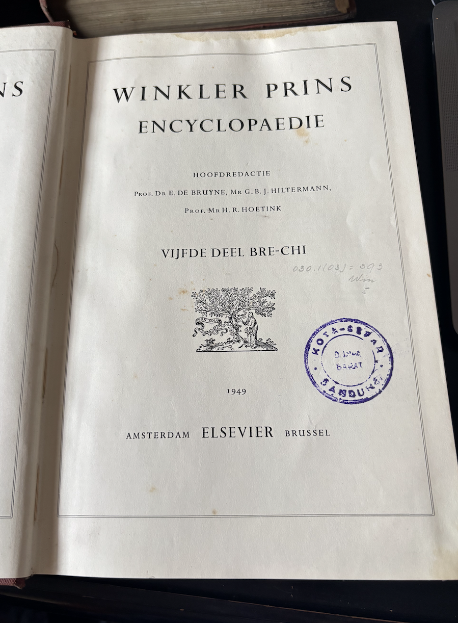 Cover Winkler Prins Encyclopaedie Vijfde Deel Bre-Chi