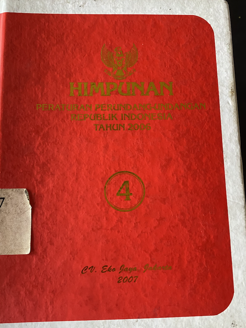 Cover Himpunan Peraturan Perundang-Undangan Republik Indonesia Tahun 2006