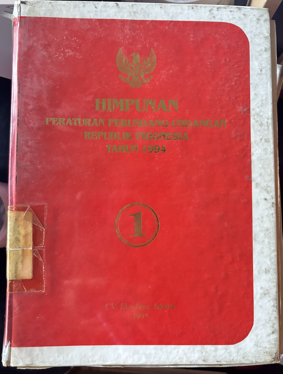 Cover Himpunan Peraturan Perundang-Undangan Republik Indonesia Tahun 1994
