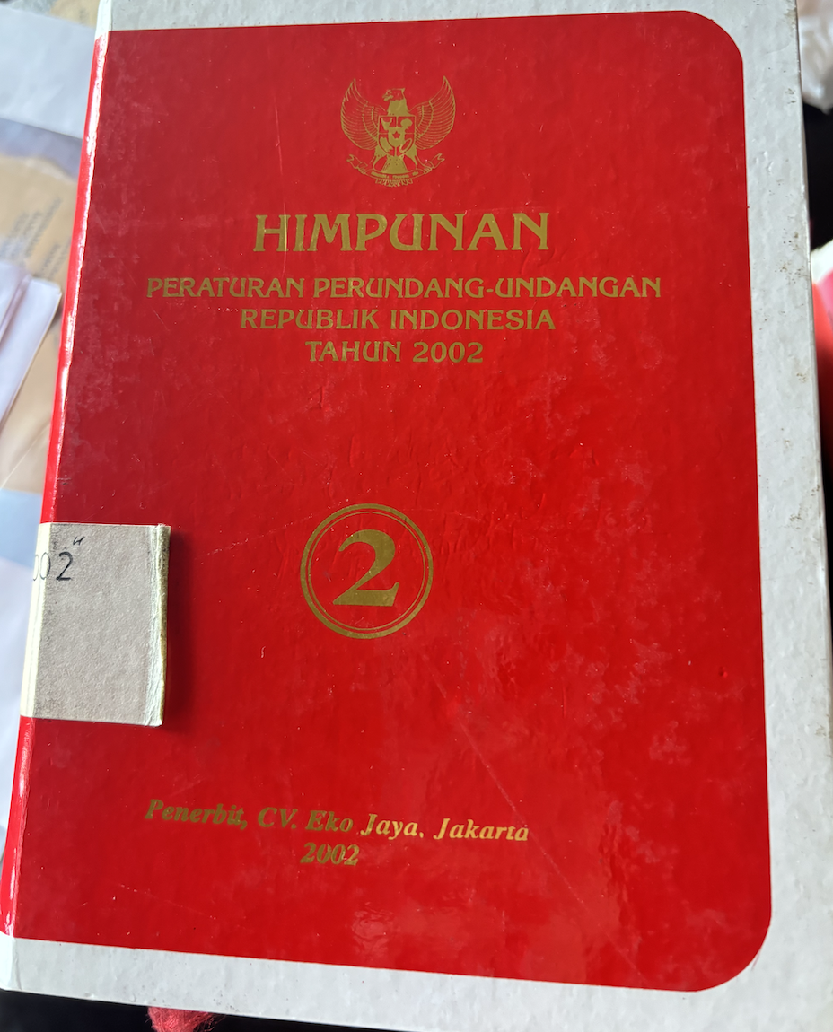 Cover Himpunan Peraturan Perundang-Undangan Republik Indonesia Tahun 2002