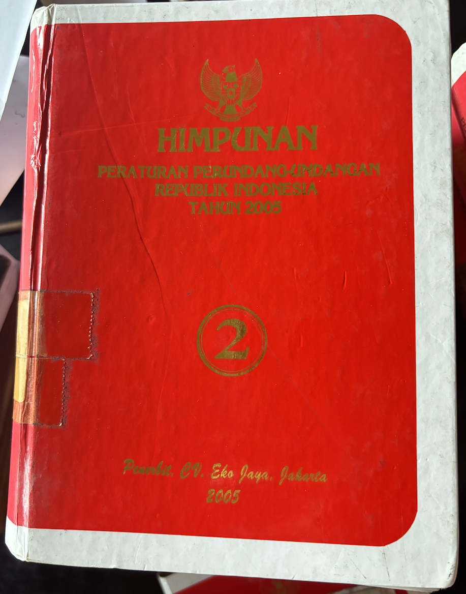 Cover Himpunan Peraturan Perundang-Undangan Republik Indonesia Tahun 2005