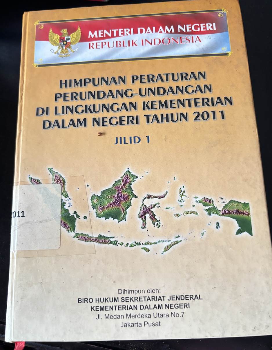 Cover Himpunan Peraturan Perundang-Undangan di Lingkungan Kementerian Dalam Negeri Tahun 2011 Jilid 1