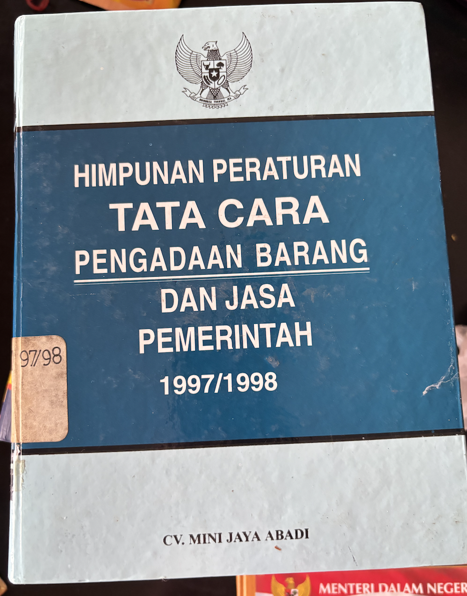 Cover Himpunan Peraturan Tata Cara Pengadaan Barang dan Jasa Pemerintah 1997/1998