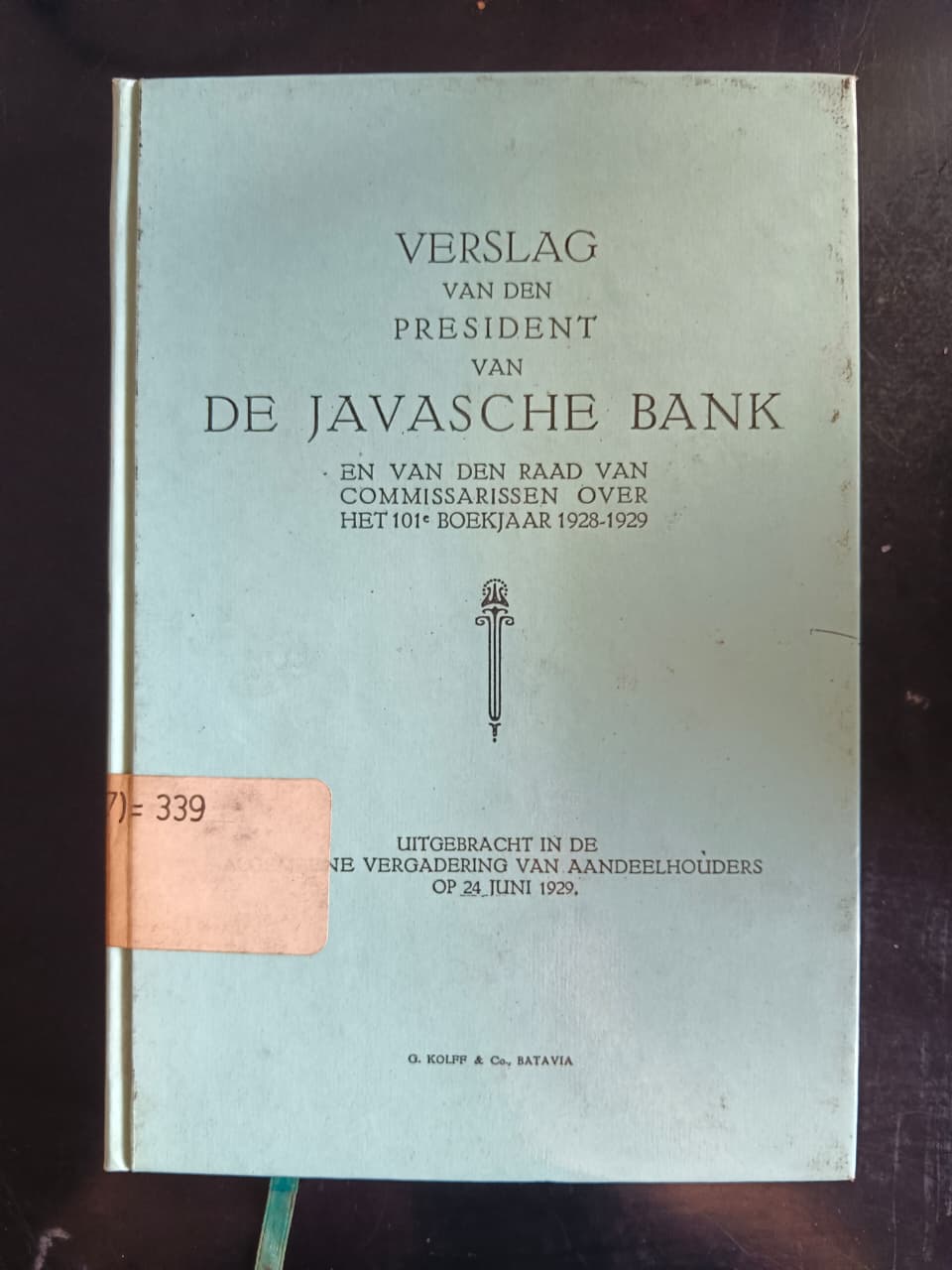 Cover Verslag Van Den President Van De Javasche Bank 
En Van Den Raad Van Commissarissen Over Het 101 Boekjaar 1928-1929
Uitgebracht In De Algemeene Vergadering Van Aandeelhouders Op 24 Juni 1929