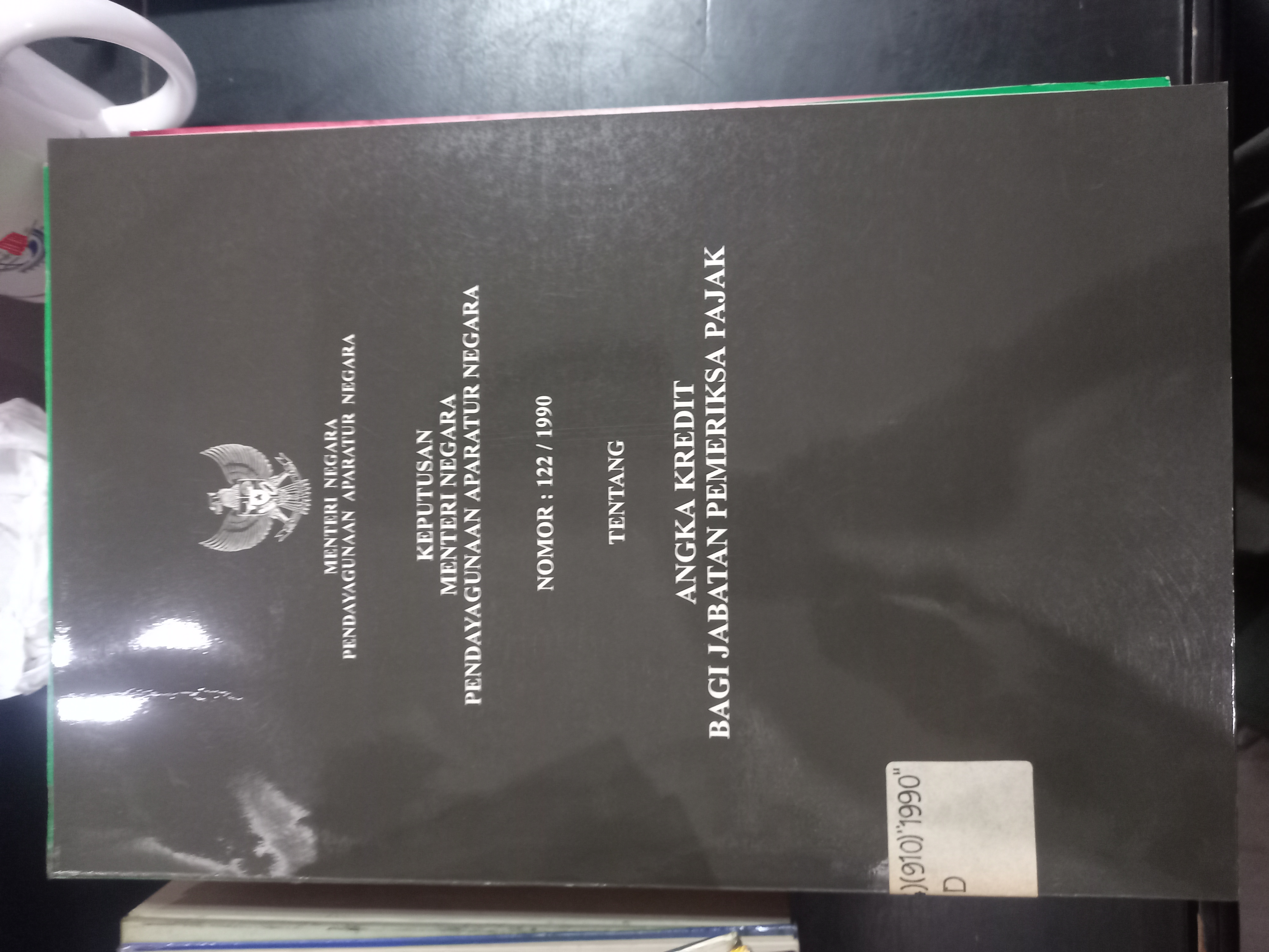 Cover Keputusan Menteri Negara Pendayagunaan Aparatur Negara Nomor : 122/1990 Tentang Angka Kredit Bagi Jabatan Pemeriksa Pajak