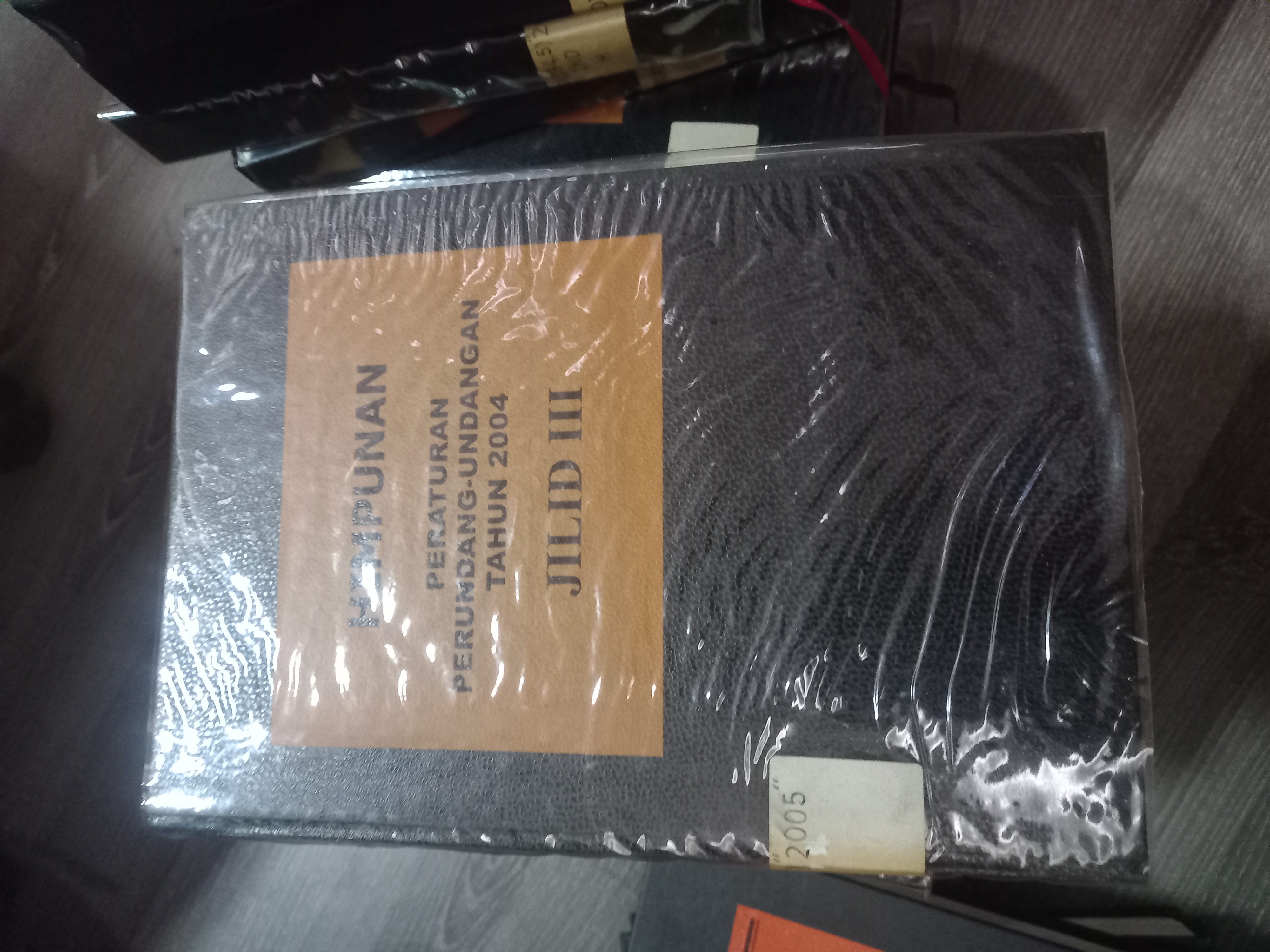 Cover Himpunan Peraturan Perundang - Undangan Tahun 2004 Jilid III