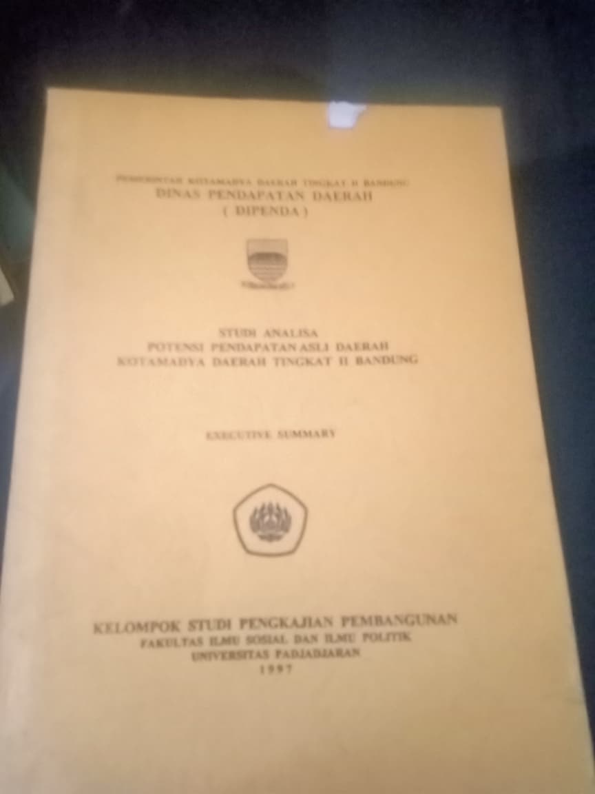 Cover Studi Analisa Potensi Pendapatan Asli Daerah Kotamadya  Daerah Tingkat II Bandung