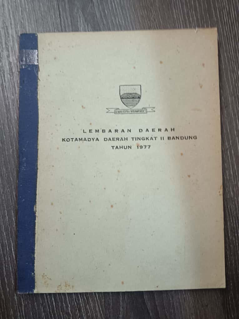 Cover Lembaraan Daerah Kotamadya Daerah Tingkat II Bandung Tahun 1977