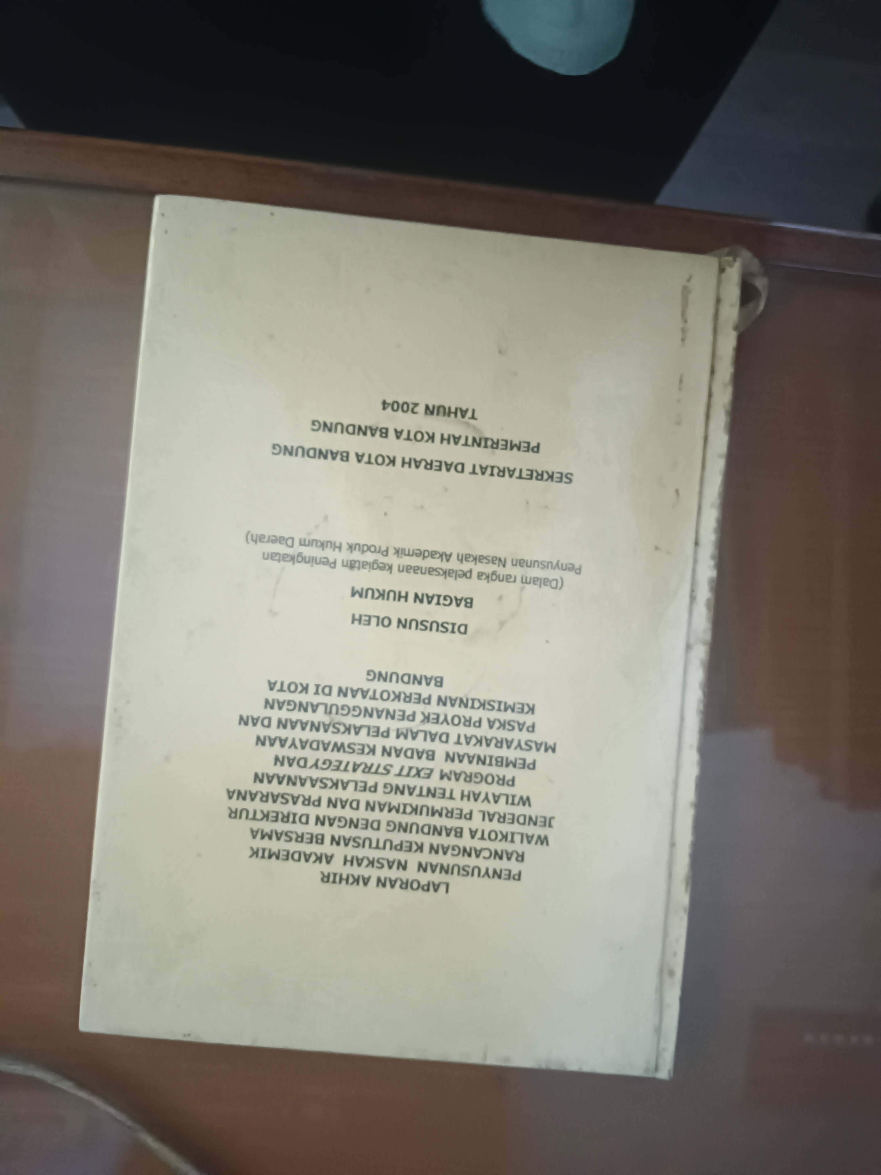 Cover Laporan Akhir Penyususnan Naskah Akademik Rancangan Keputusan Bersama Walikota Bandung Dengan Direktur Jenderal Pemukiman Dan Prasarana Wilayah Tentang Pelaksanaan Program Exit Strategy Dan Pembinaan Badan Keswadayaan Masyarakat Dalam Pelaksanaan Dan Paska Proyek Penanggulangan Kemiskinan Perkotaan Di kota Bandung