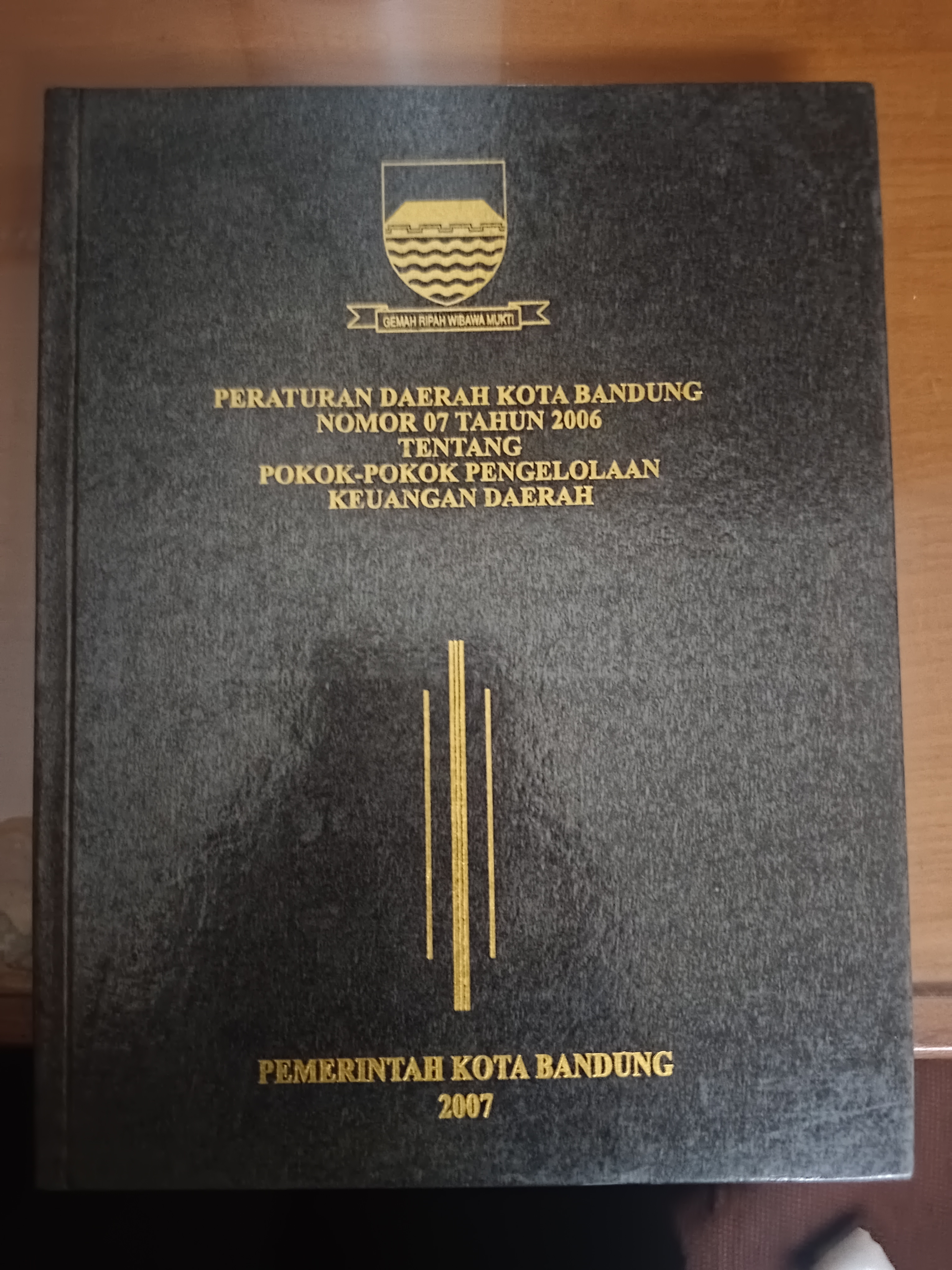 Cover Peraturan Daerah Kota Bandung Nomor 07 Tahun 2006 Tentang Pokok-Pokok Pengelolaan Keuangan Daerah