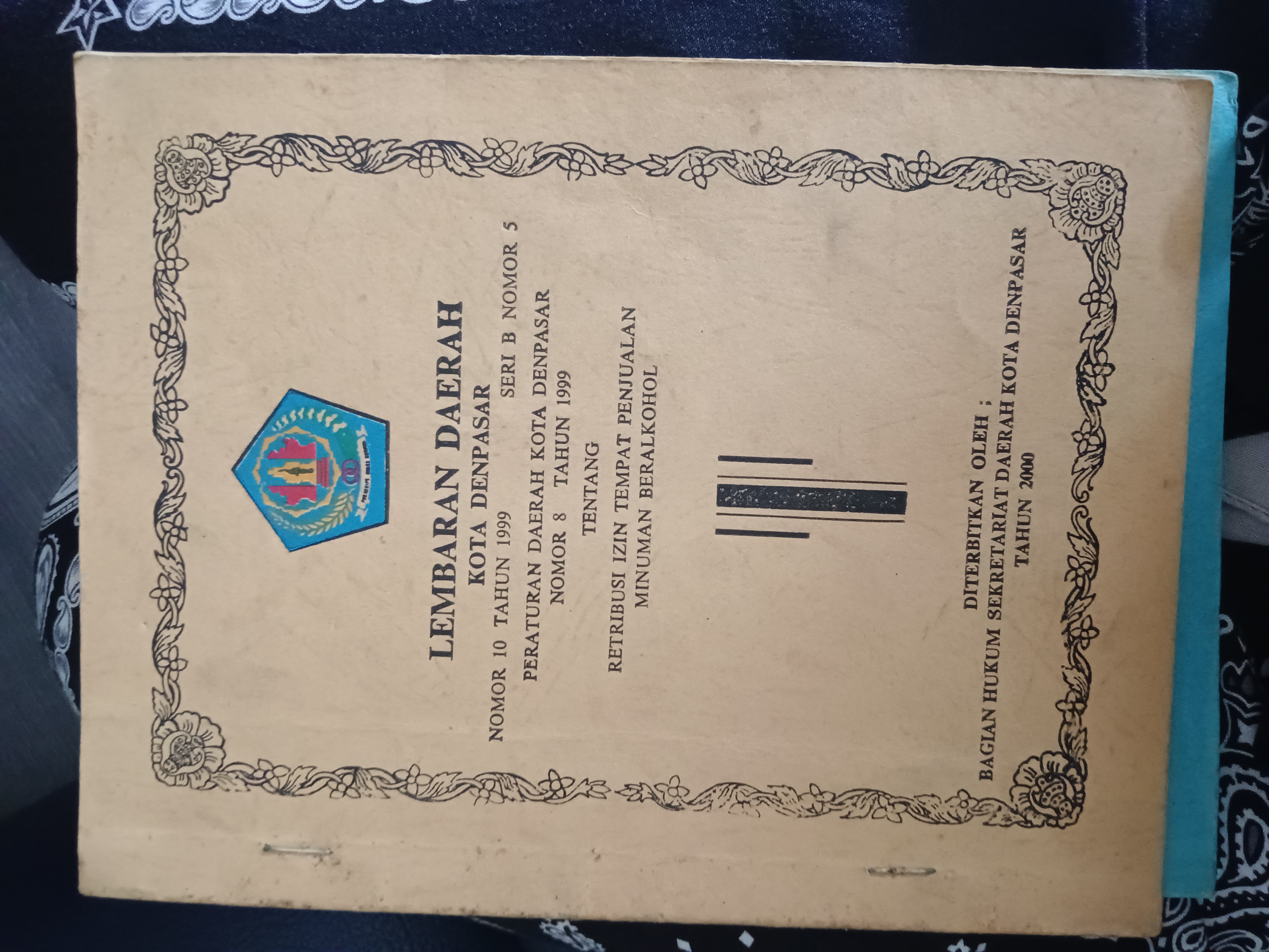 Cover Lembaran Daerah Kota Denpasar Nomor 10 Tahun 1999 Seri B Nomor 5 Peraturan Daerah Kota Denpasar Nomor 8 Tahun 1999 Tentang Retribusi Izin Tempat Penjualan Minum Beralkohol