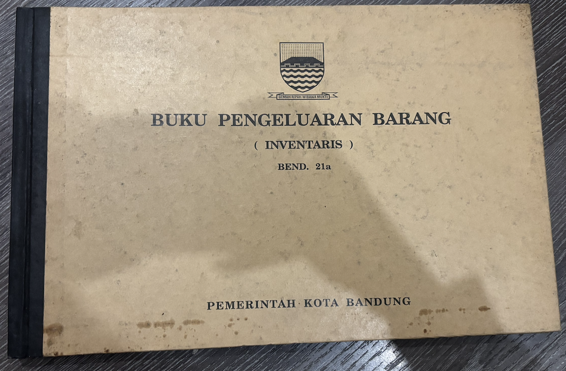 Cover Buku Pengeluaran Barang