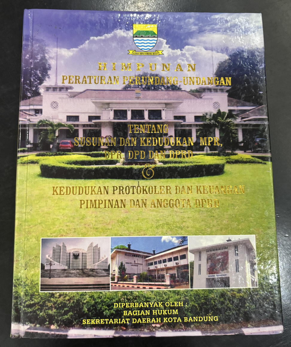 Cover Himpunan Peraturan Perundang-undangan tentang Susunan dan Kedudukan MPR, DPR, DPD dan DPRD dan Kedudukan Protokoler dan Keuangan Pimpinan dan Anggota DPRD