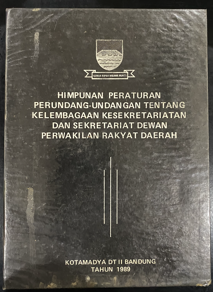 Cover Himpunan Peraturan Perundang-Undangan Tentang Kelembagaan Kesekretariatan dan Sekretariat Dewan Perwakilan Rakyat Daerah
